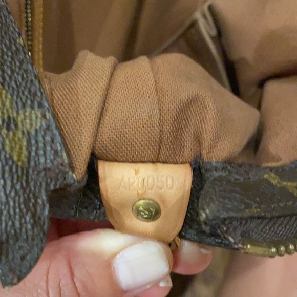 COPY - 💎💎👜 LV Monogram Cabas Mezzo Shoulder Bag💕💋🌸 - Picture 12 of 13